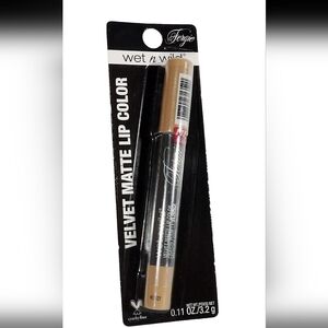Wet N Wild Fergie Velvet Matte Lip Color A352 Nude Muse